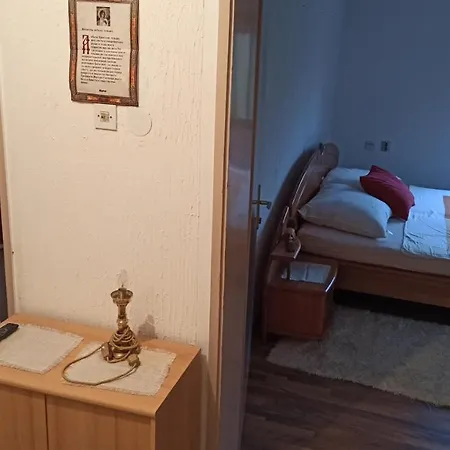 Kuca Na Selu Sa Bazenom Villa
