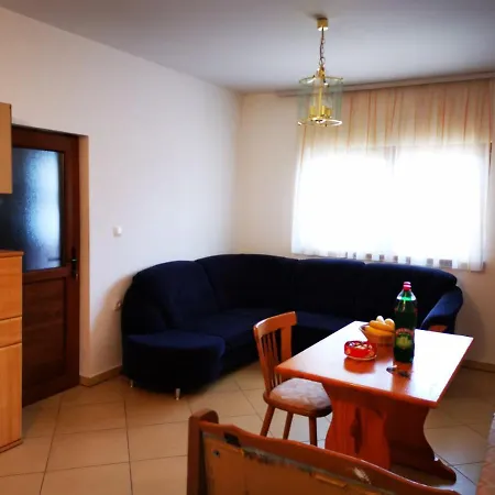 Kuca Na Selu Sa Bazenom Villa