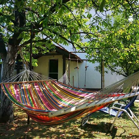 Kuca Na Selu Sa Bazenom Stitar