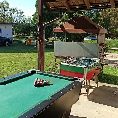 Kuca Na Selu Sa Bazenom Villa