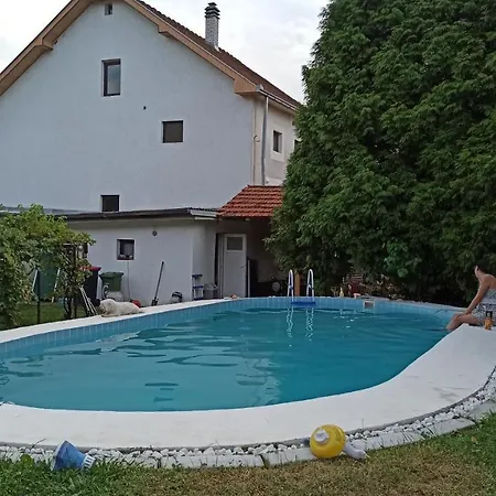 Villa Kuca Na Selu Sa Bazenom Stitar