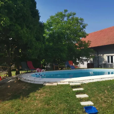 Kuca Na Selu Sa Bazenom Villa